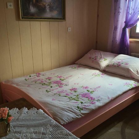 Pokoje U Eli Apartment Brzegi  Ngoại thất bức ảnh