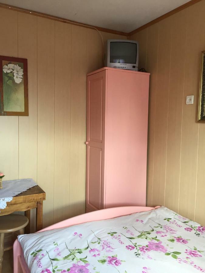 Pokoje U Eli Apartment Brzegi  Ngoại thất bức ảnh